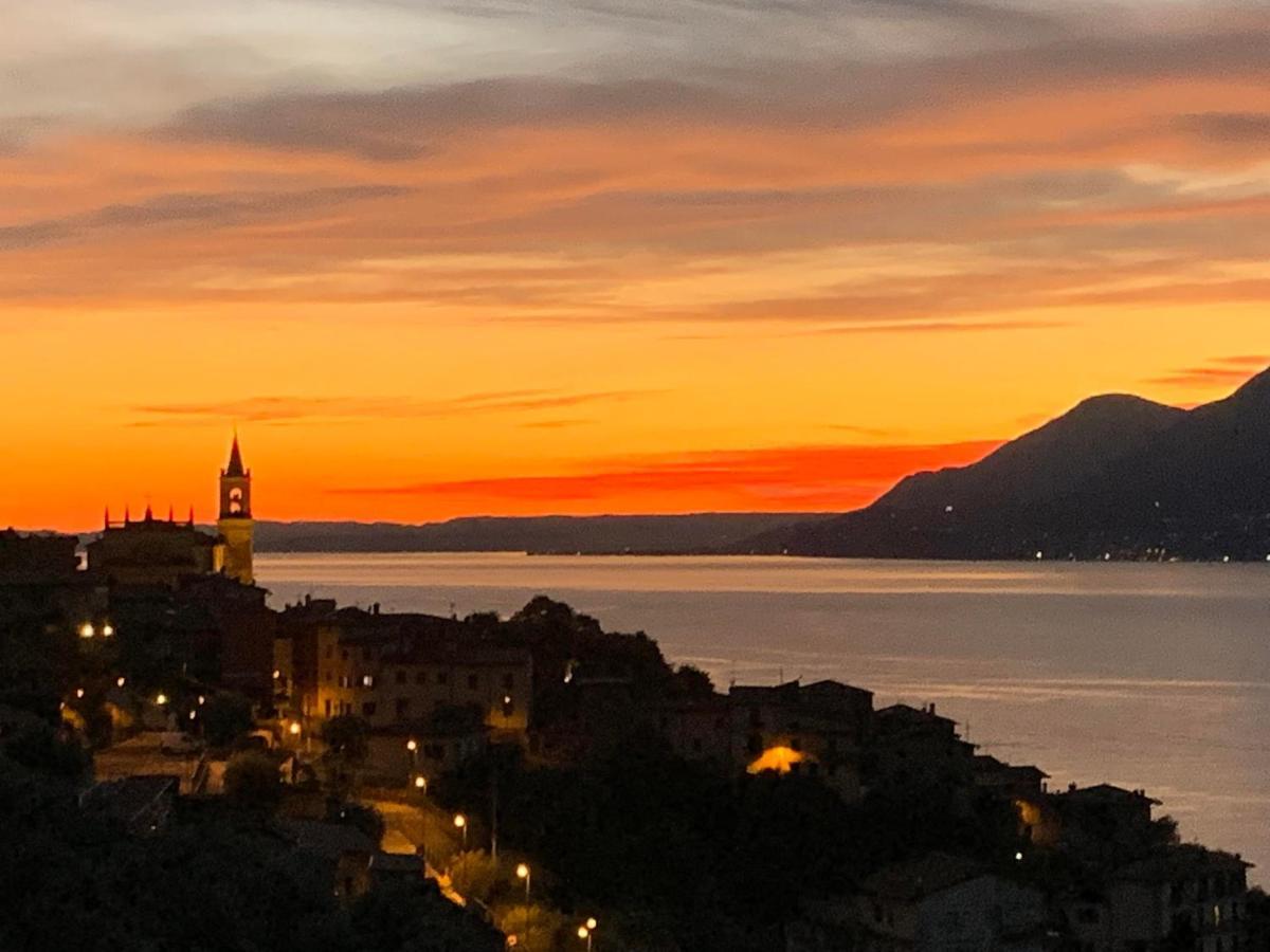 View Garda Lake Brenzone sul Garda Esterno foto