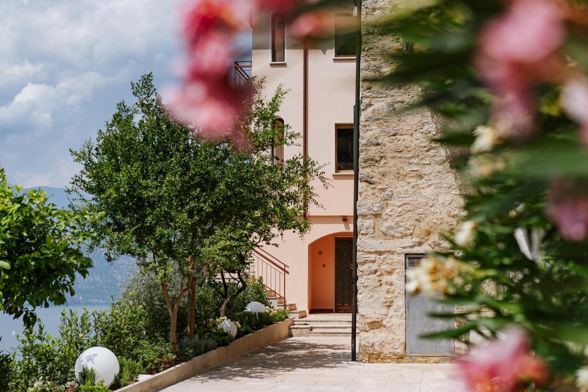 View Garda Lake Brenzone sul Garda Esterno foto