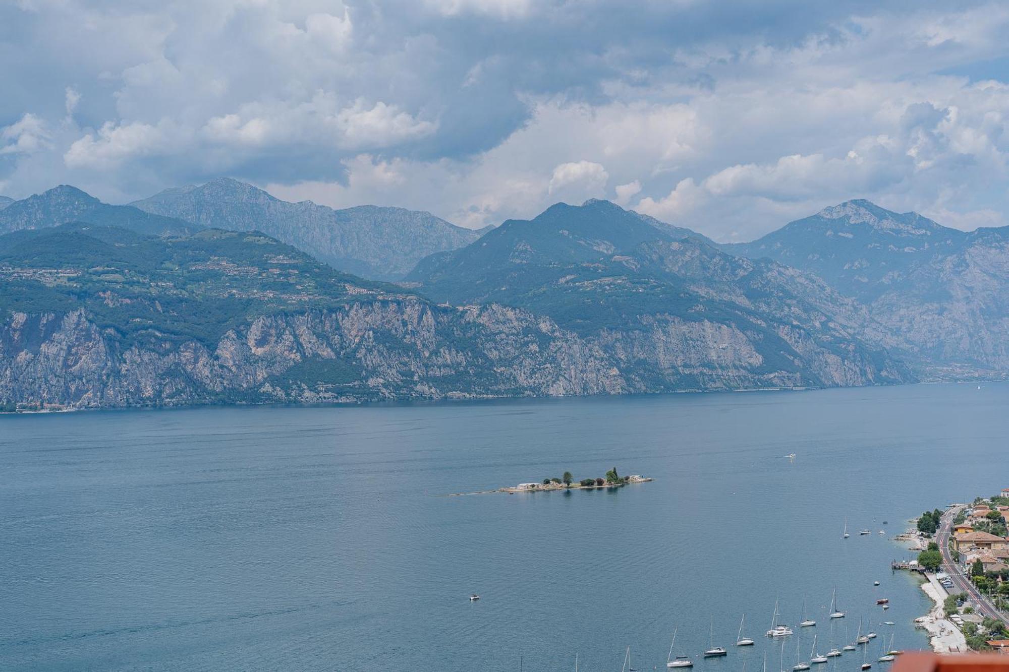 View Garda Lake Brenzone sul Garda Esterno foto